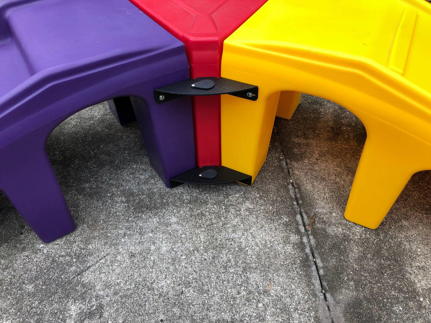 Shade Receiver for Dog Playground Equipment